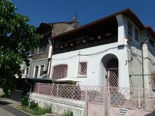Гостевой дом 12 Residence Cotroceni Бухарест Четырехместный номер с собственной ванной комнатой-27